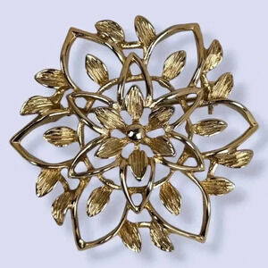 V. Sarah Cov Floral Cut Out Brooch